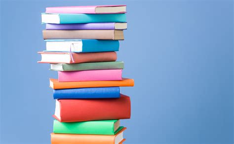 how many books can you read at once: Delving into the Multifaceted Nature of Simultaneous Reading and Its Implications